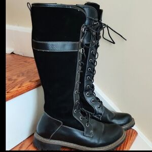 Wanderlust ( at Walking on a cloud) Winter Boots Size US 8 W